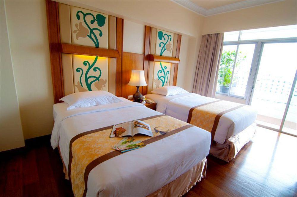 Golden Beach Hotel Паттая Екстер'єр фото