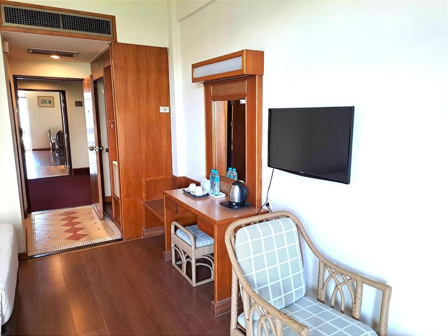 Golden Beach Hotel Паттая Екстер'єр фото