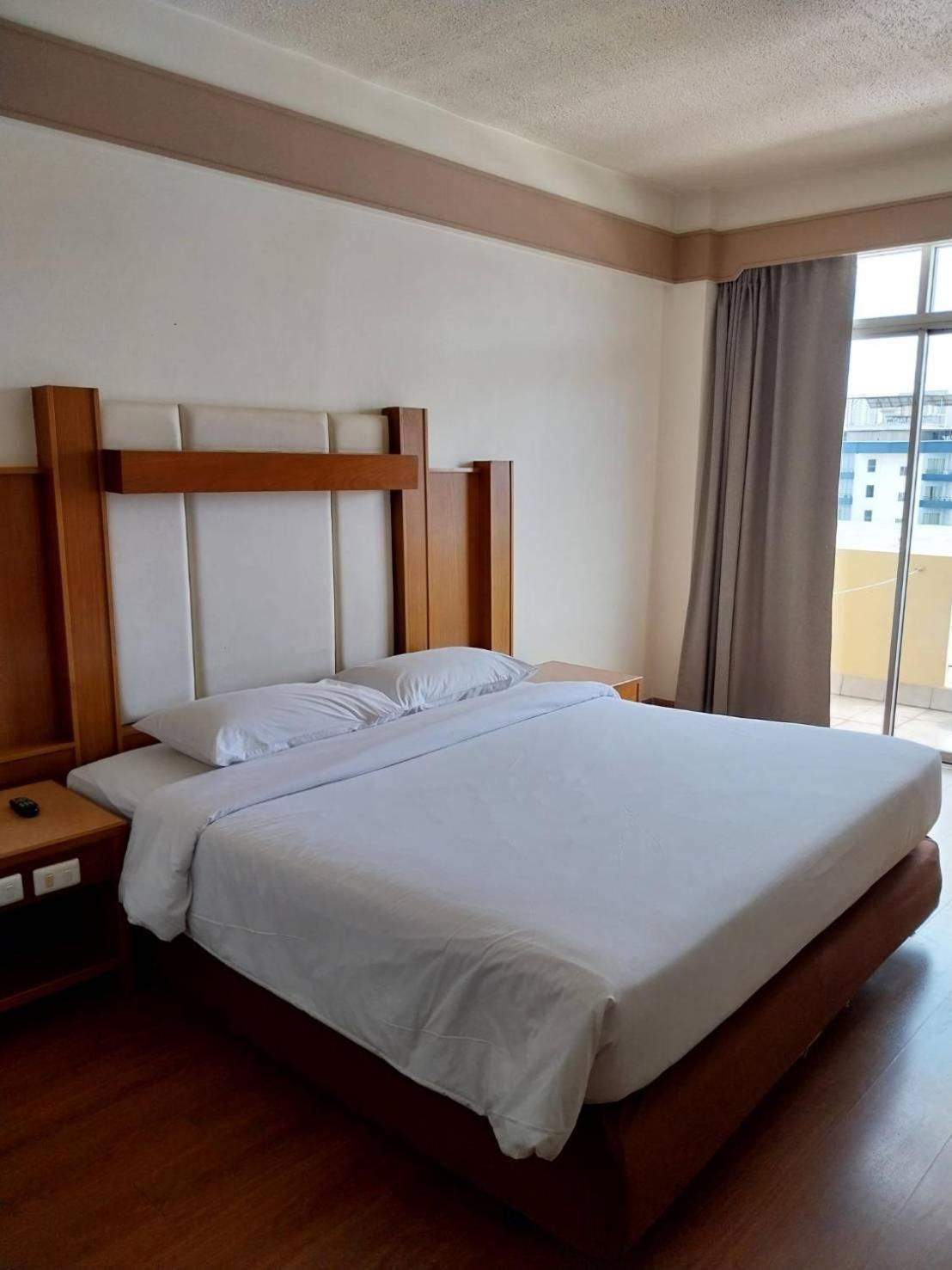 Golden Beach Hotel Паттая Екстер'єр фото