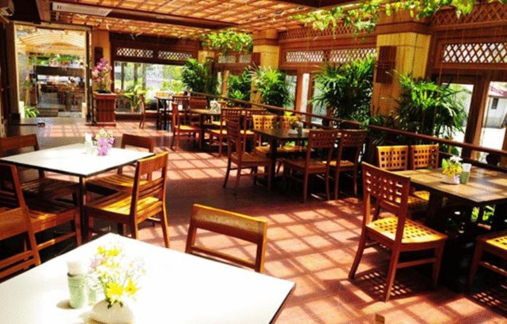 Golden Beach Hotel Паттая Екстер'єр фото